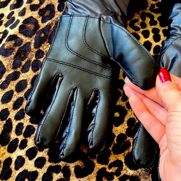 Brand New UGG Water Resistant Smart Touchscreen Black Gloves w/ Genuine Leather - Picture 8 of 16